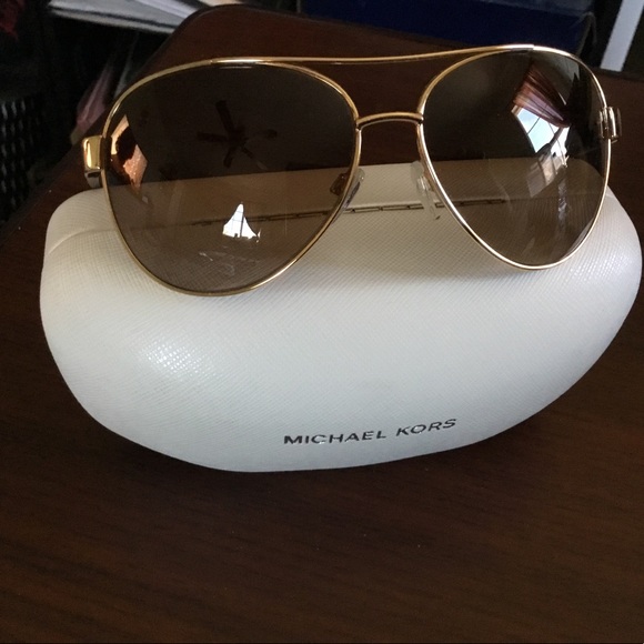 Aviator style Sunglasses - Picture 3 of 3